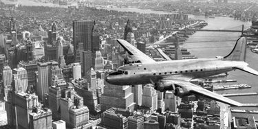 Art Print on canvas Flying over Manhattan, NYC by Anonymous Photography Minimalism artwork
